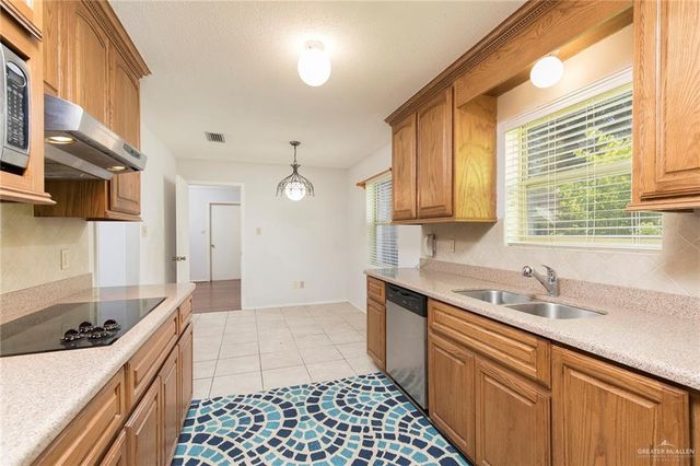 100 W Iris Avenue, Mcallen, TX 78501