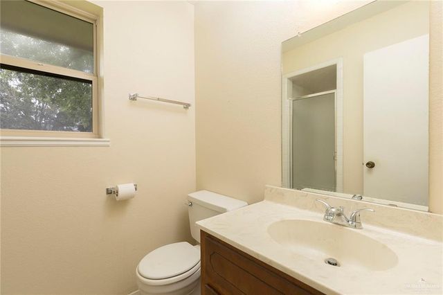 100 W Iris Avenue, Mcallen, TX 78501