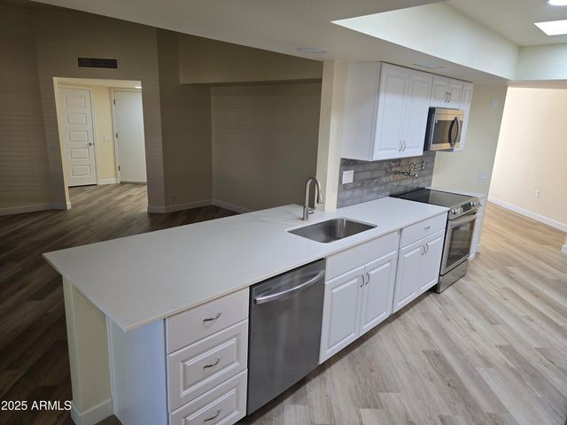 10838 W THUNDERBIRD Boulevard, Sun City, AZ 85351