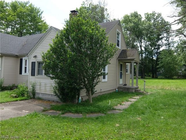 4022 Devon Drive SE, Warren, OH 44484