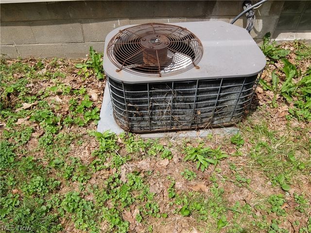 4022 Devon Drive SE, Warren, OH 44484
