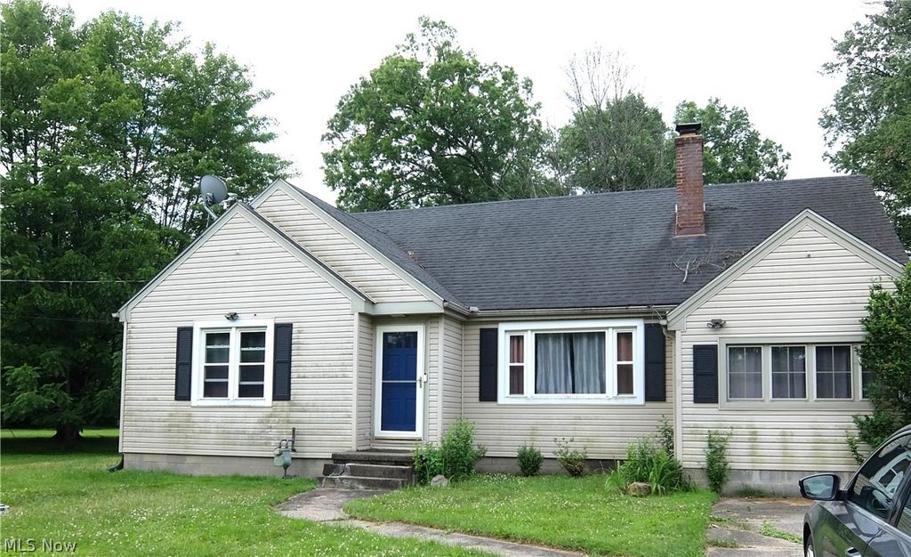 4022 Devon Drive SE, Warren, OH 44484