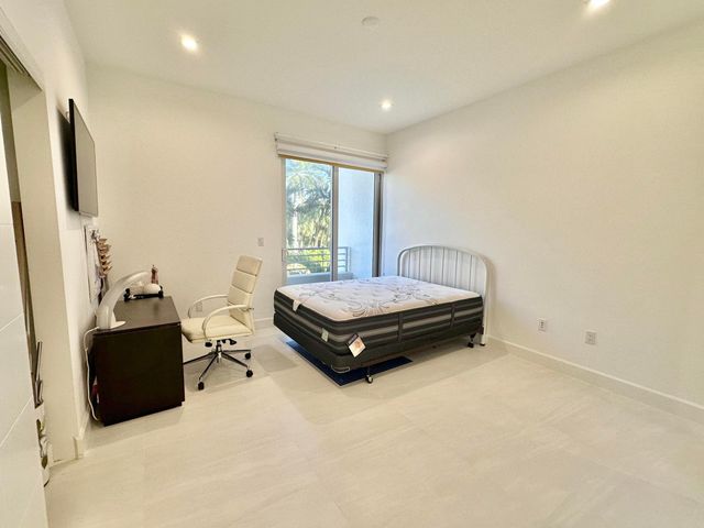 6000 N Ocean Drive 2n, Hollywood, FL 33019