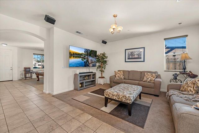 3031 SE La Vida Court, Visalia, CA 93291