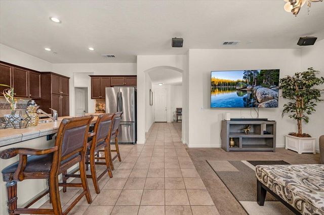 3031 SE La Vida Court, Visalia, CA 93291