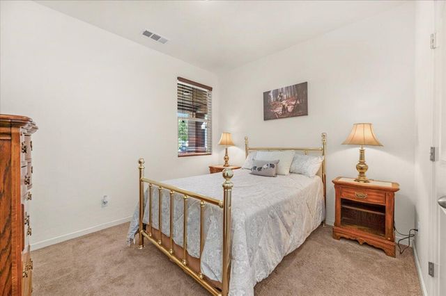 3031 SE La Vida Court, Visalia, CA 93291