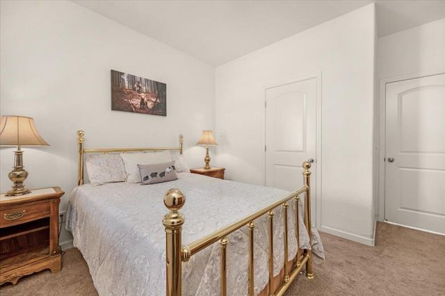 3031 SE La Vida Court, Visalia, CA 93291