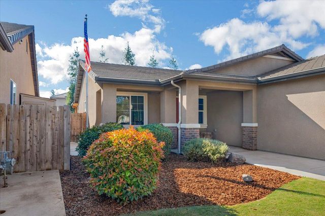 3031 SE La Vida Court, Visalia, CA 93291