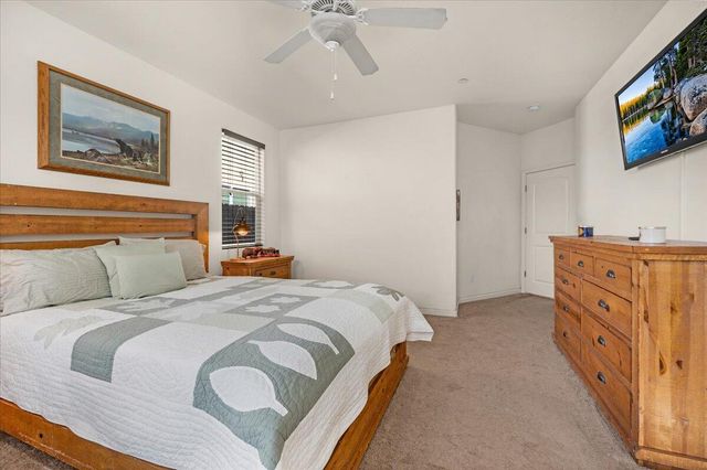 3031 SE La Vida Court, Visalia, CA 93291