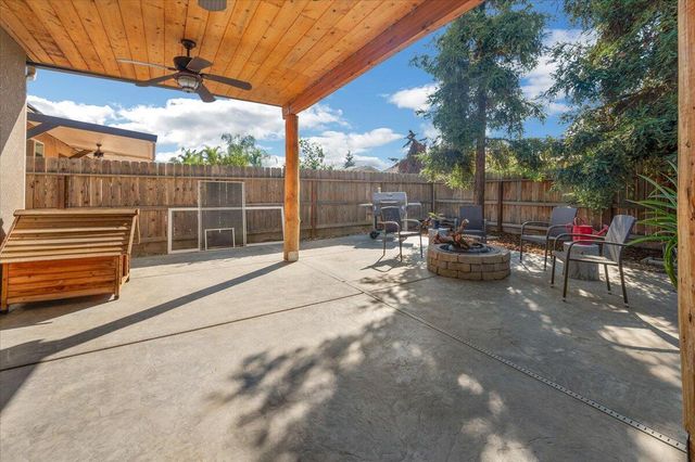 3031 SE La Vida Court, Visalia, CA 93291