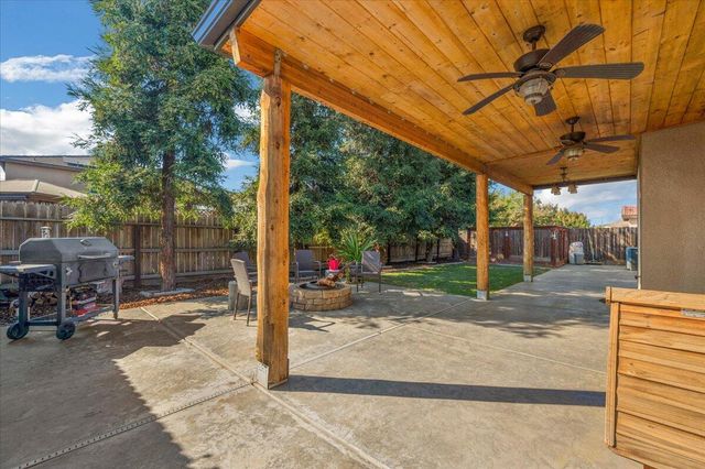 3031 SE La Vida Court, Visalia, CA 93291