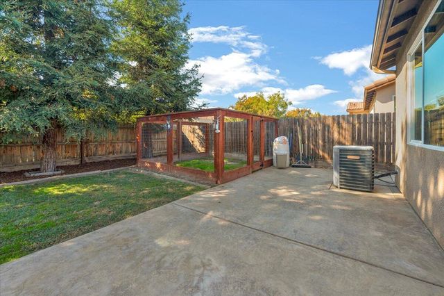 3031 SE La Vida Court, Visalia, CA 93291