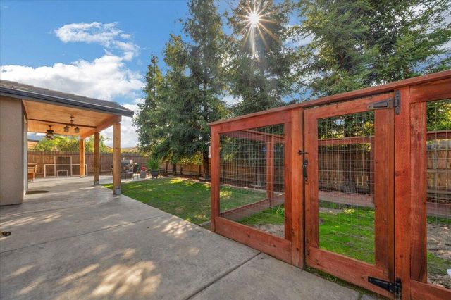 3031 SE La Vida Court, Visalia, CA 93291