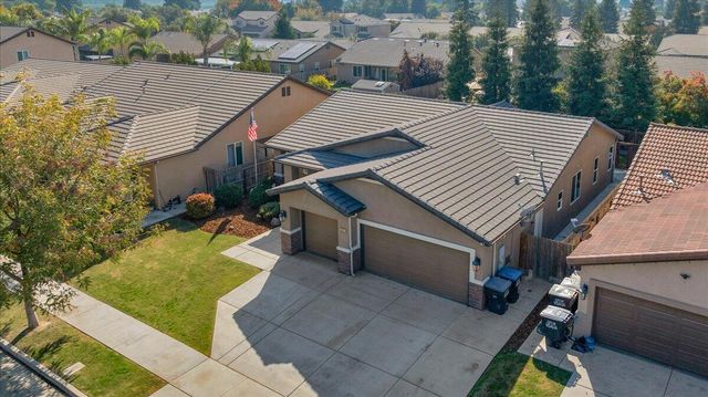 3031 SE La Vida Court, Visalia, CA 93291
