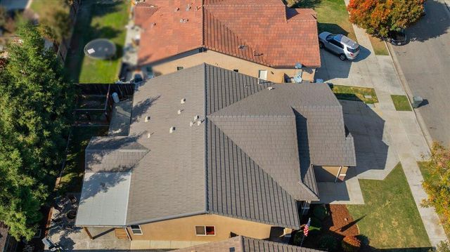 3031 SE La Vida Court, Visalia, CA 93291