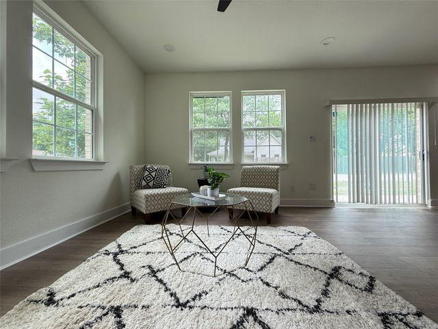 201 E 10th Street, Kaufman, TX 75142