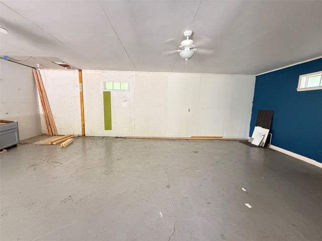 201 E 10th Street, Kaufman, TX 75142