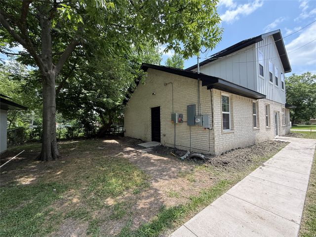 201 E 10th Street, Kaufman, TX 75142
