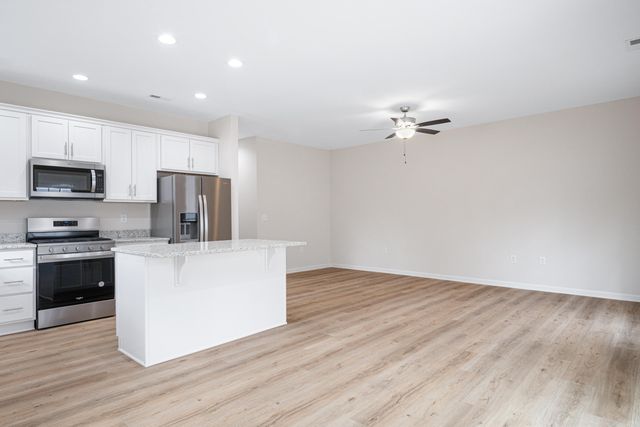 6134 Warren Newcomb, Radford, VA 24141