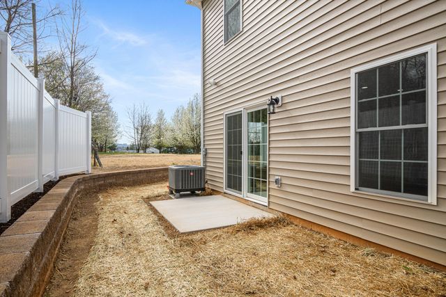 6134 Warren Newcomb, Radford, VA 24141