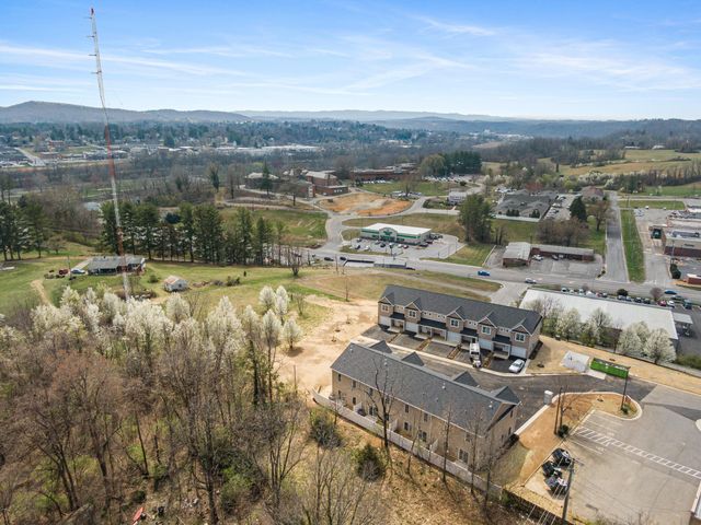 6134 Warren Newcomb, Radford, VA 24141