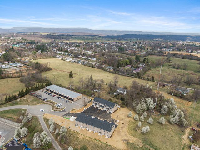 6134 Warren Newcomb, Radford, VA 24141