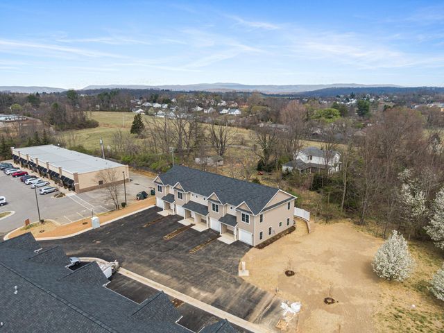 6134 Warren Newcomb, Radford, VA 24141