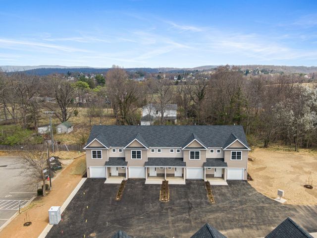 6134 Warren Newcomb, Radford, VA 24141