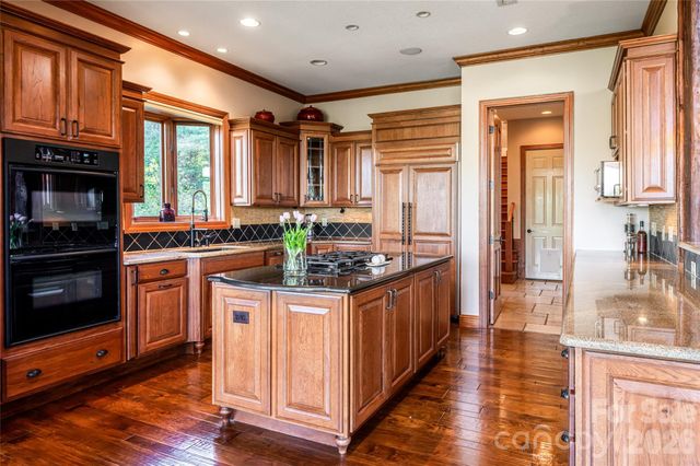 326 Summit Drive, Whittier, NC 28789