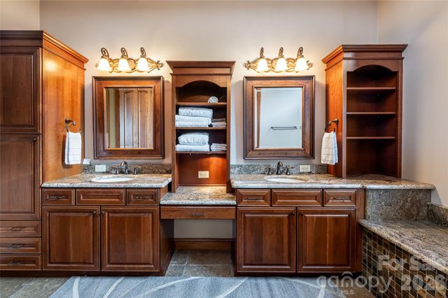 326 Summit Drive, Whittier, NC 28789