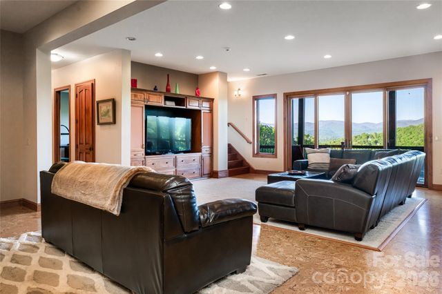 326 Summit Drive, Whittier, NC 28789