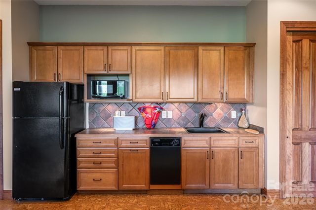 326 Summit Drive, Whittier, NC 28789