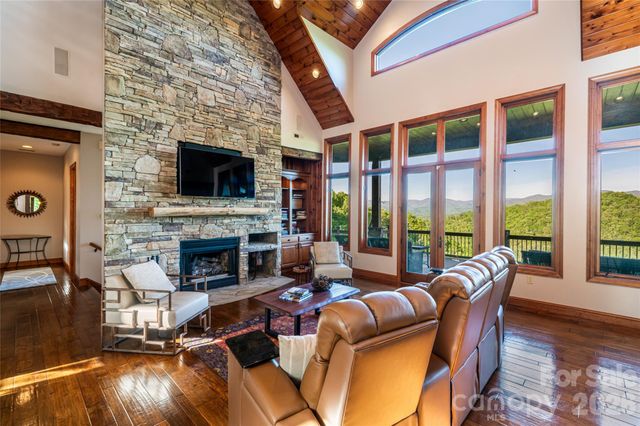326 Summit Drive, Whittier, NC 28789