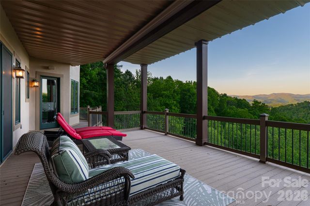 326 Summit Drive, Whittier, NC 28789