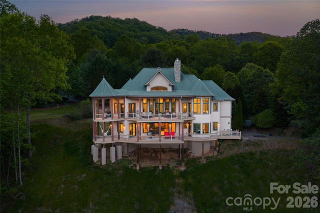 326 Summit Drive, Whittier, NC 28789