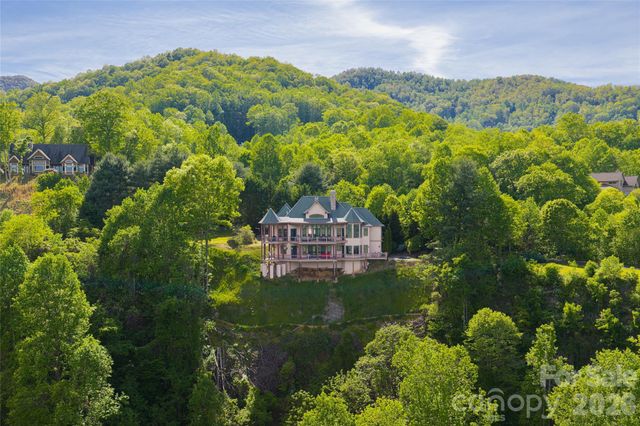 326 Summit Drive, Whittier, NC 28789
