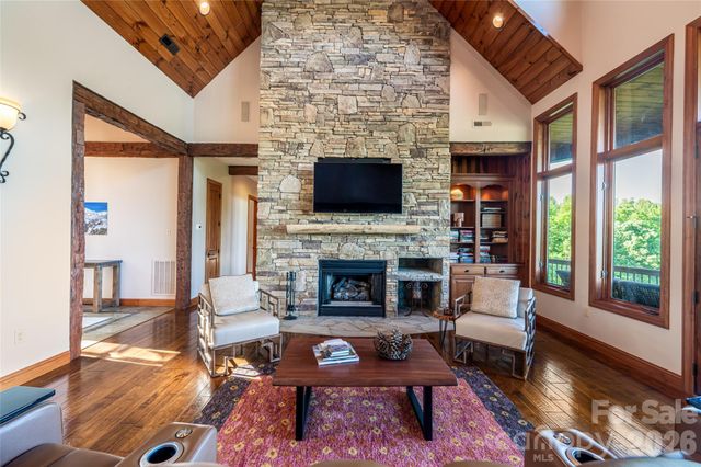 326 Summit Drive, Whittier, NC 28789