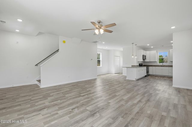 708 W Hayes Street, Burgaw, NC 28425