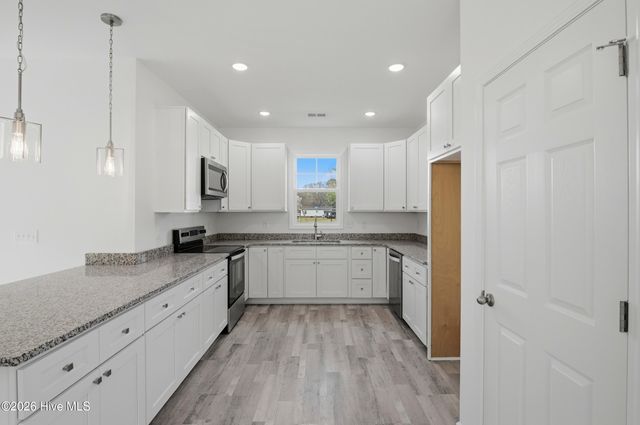 708 W Hayes Street, Burgaw, NC 28425