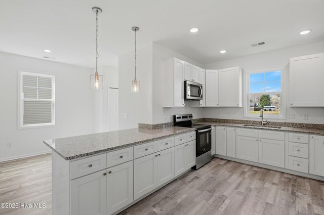 708 W Hayes Street, Burgaw, NC 28425