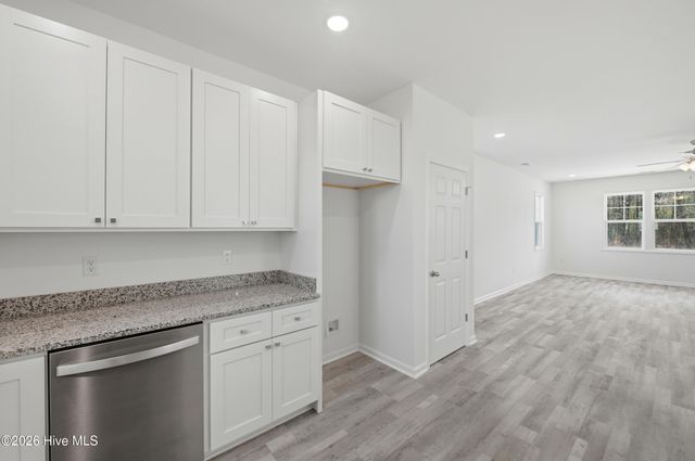 708 W Hayes Street, Burgaw, NC 28425