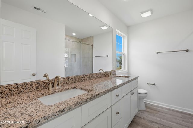 708 W Hayes Street, Burgaw, NC 28425