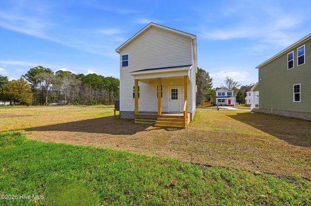 708 W Hayes Street, Burgaw, NC 28425