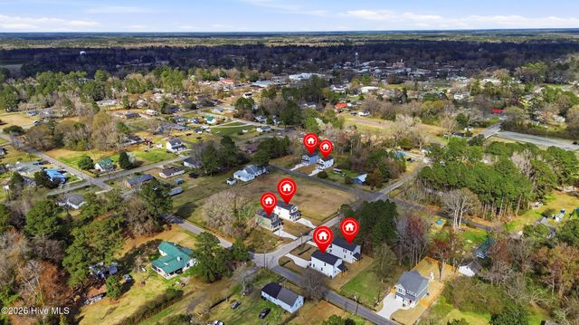 708 W Hayes Street, Burgaw, NC 28425