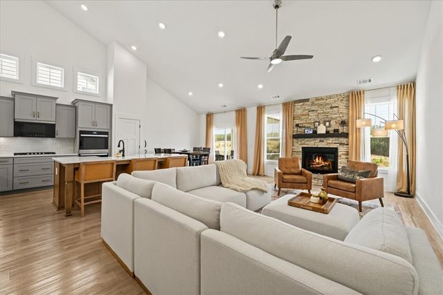 215 Founders Boulevard, Central, SC 29630