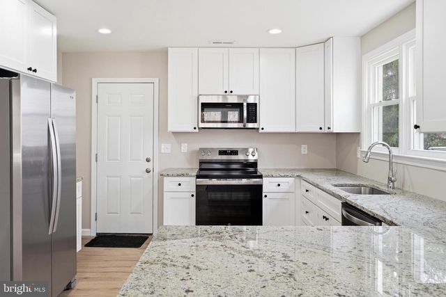 706 SUE GROVE RD, Baltimore, MD 21221
