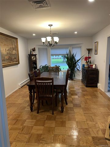 10 Bonaire Drive, Dix Hills, NY 11746