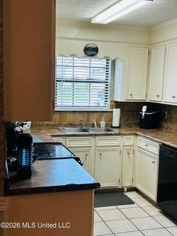 175 Riverbend Drive, Byram, MS 39272