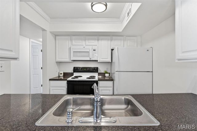 530 Nirk Avenue F, St Louis, MO 63122