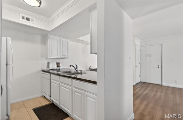 530 Nirk Avenue F, St Louis, MO 63122